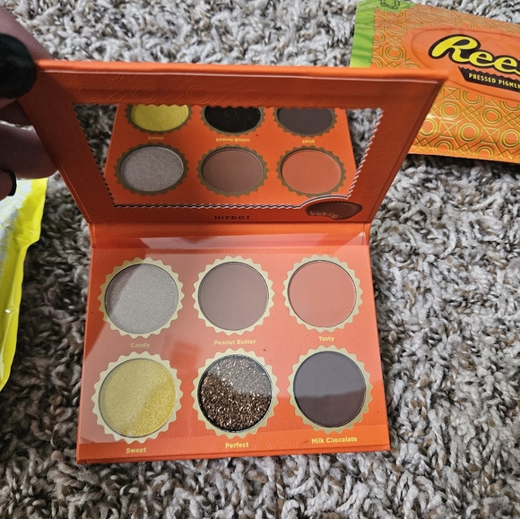 NEW Hipdot Reese's Makeup Set - Picture 5 of 9
